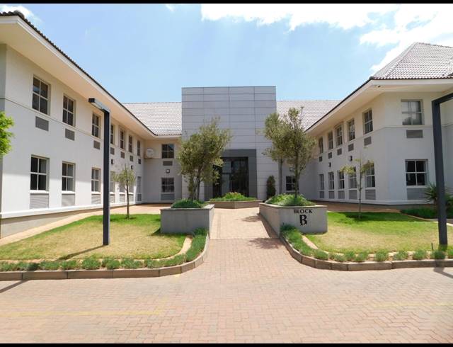 138M² OFFICE TO LET IN HYDE PARK